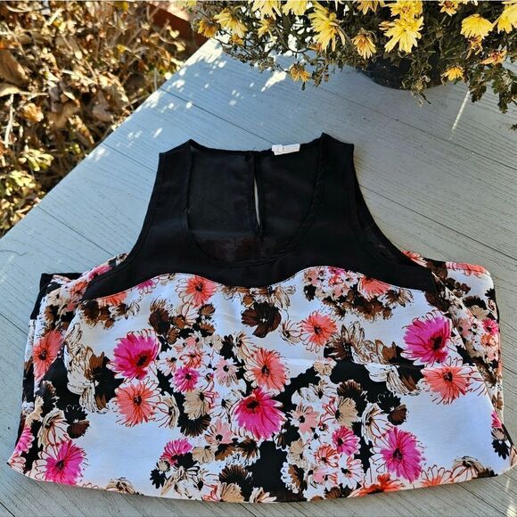 Japna women's floral sleeveless blouse Gently Preloved sheer liner button close - Picture 13 of 13